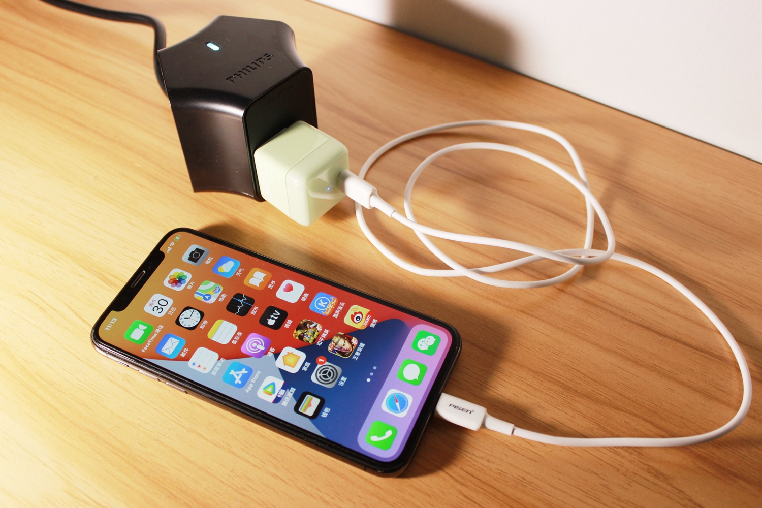 给手机来颗糖，努比亚方糖快速充电器使用评测