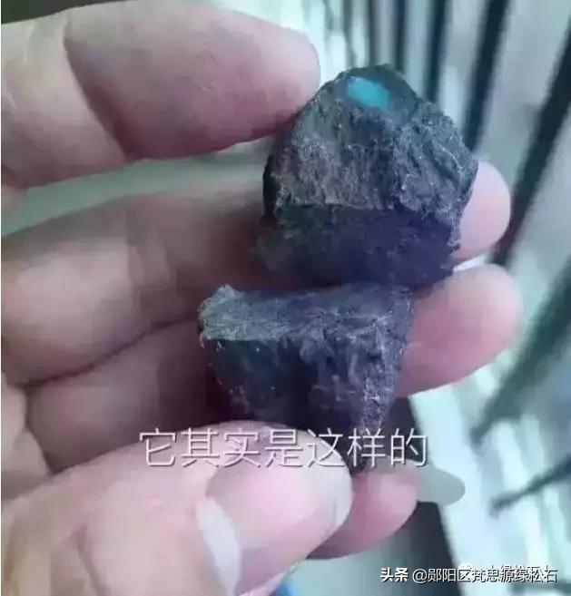 一颗绿松石珠子卖了27万，绿松石为什么会越来越贵？