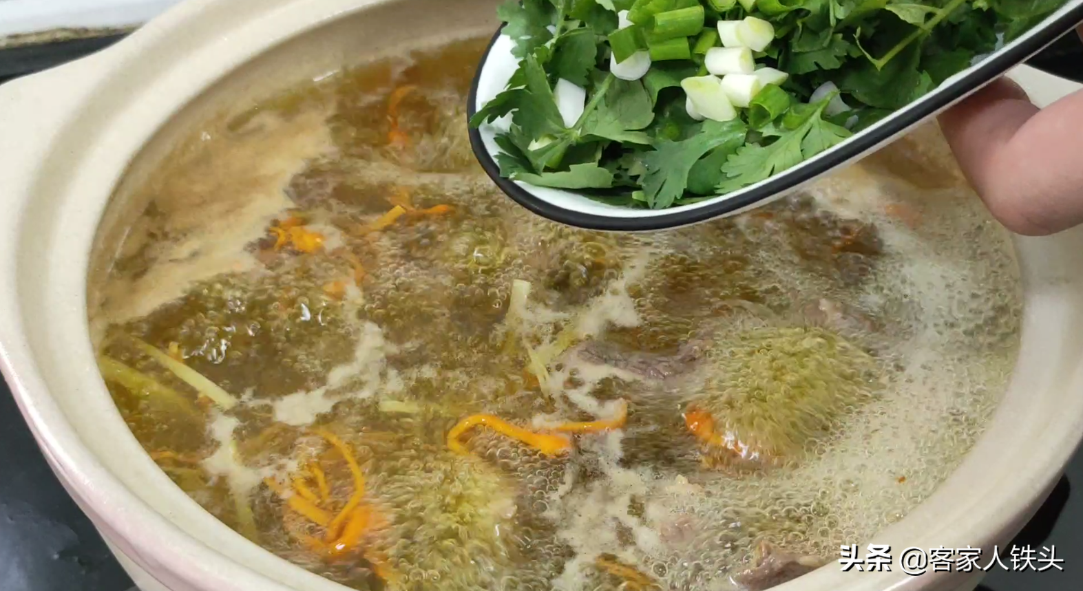 广东人做生滚汤为什么那么好喝？原来步骤很简单，十几分钟做一锅
