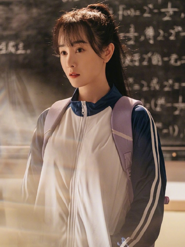 张檬“进厂重修”上瘾？取出假体脸型大变，现在网红都要比她美