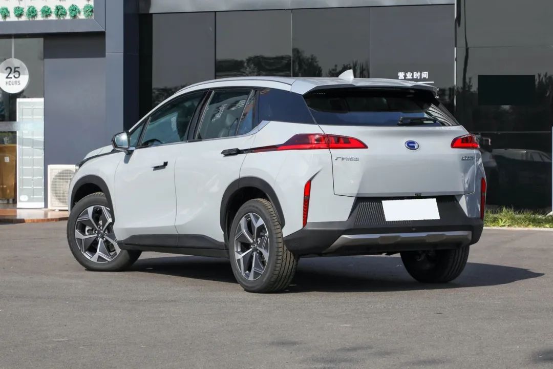 无惧特斯拉！这3款国货电动车续航超600公里 价格不贵还豪华