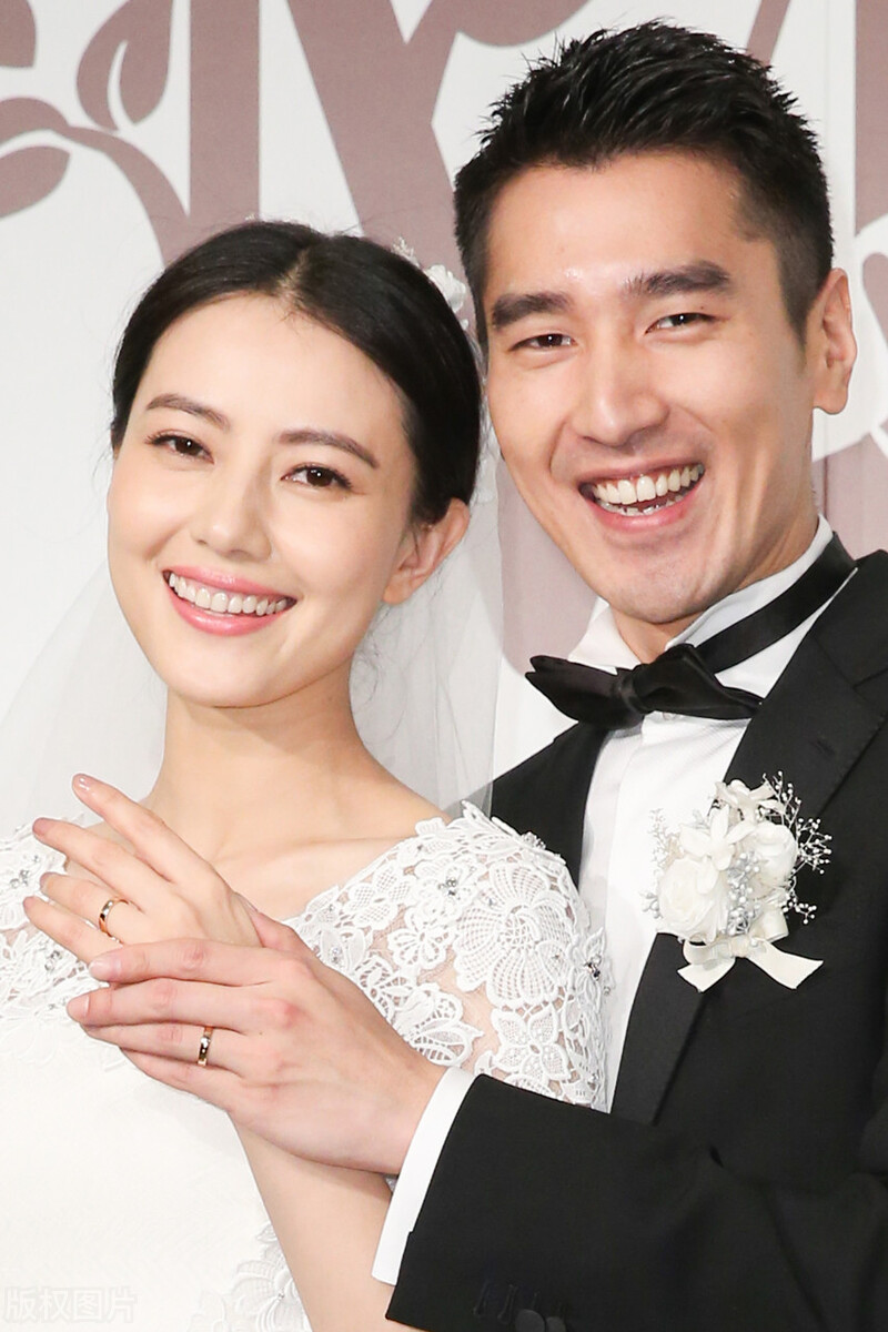 赵又廷的璀璨情史，5任女友全是绝色美人，娶大5岁国民女神获幸福