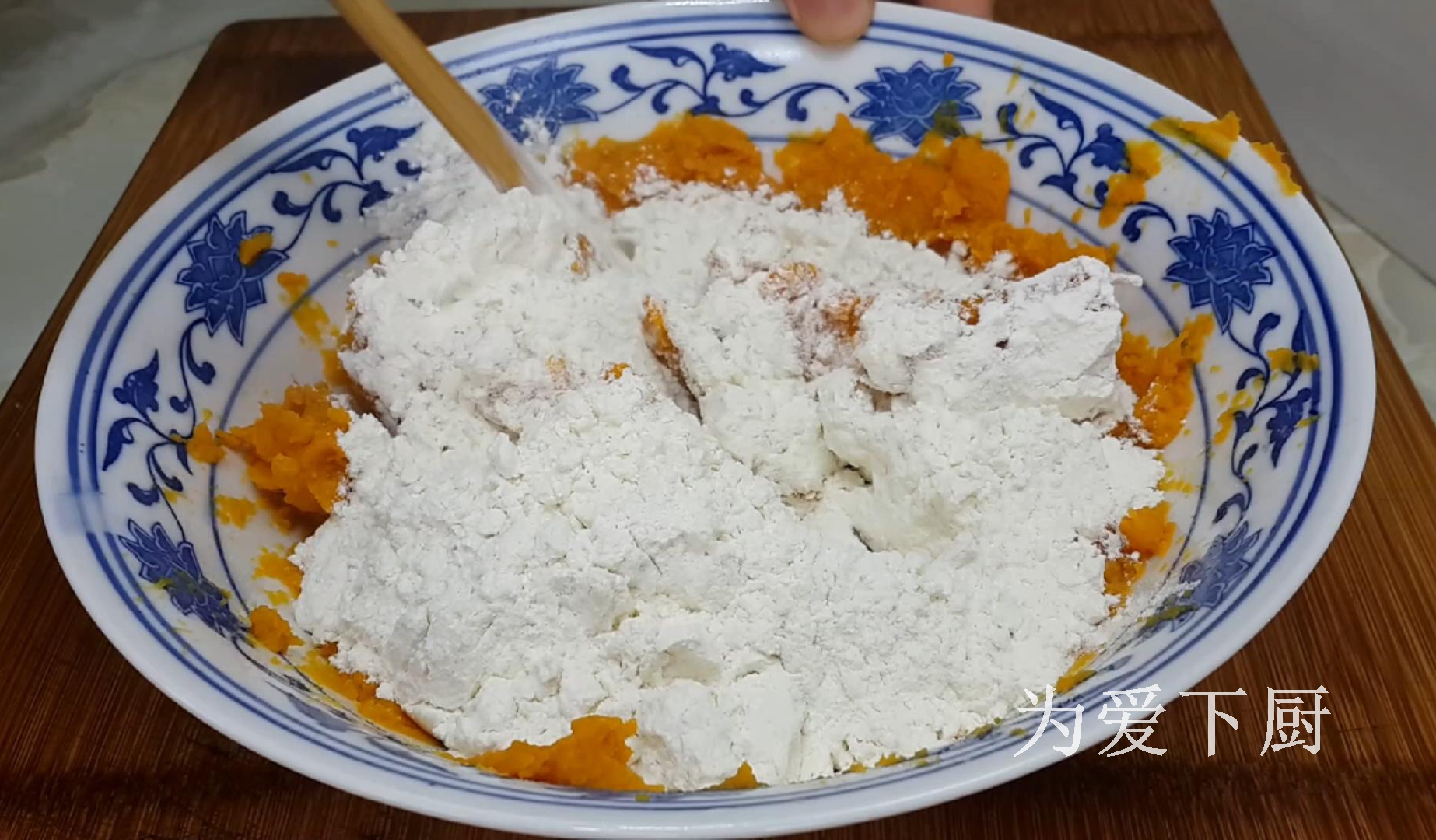 這零食的做法太好吃了，冰箱裡一放，比薯片還好吃，一口一個真香