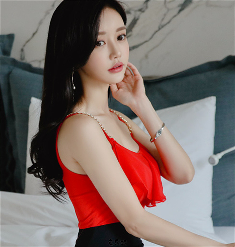 孙允珠：红杏烟雨浅草阡陌朱砂吊肩裙