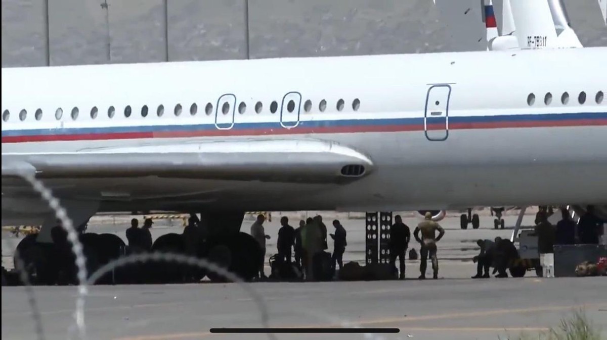 现实魔幻！美俄特种兵在喀布尔机场相遇，美军还得为俄运输机看门