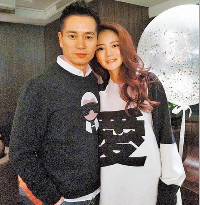 安以軒首曬女兒正面照，“娃寶”眼睛超大，果然長得比媽媽漂亮