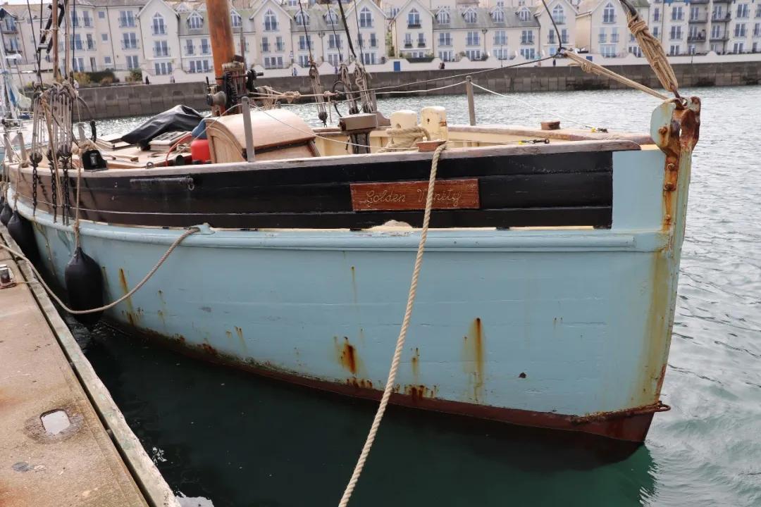 買下113歲的木制帆船，只為讓年輕人參與進來感受那種歷史氛圍