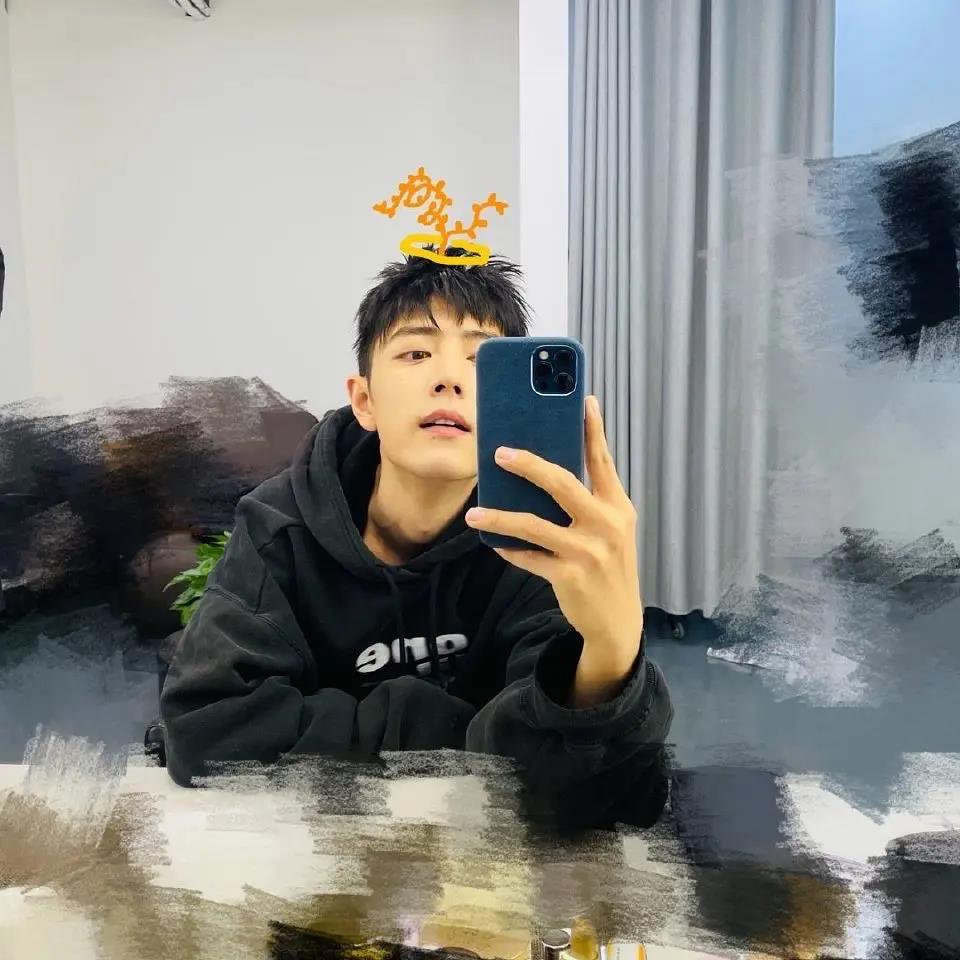 Xiao Zhan uses skill of the first fetch from send: La Yincao is twined on the head, the result exposes dress hole to still stick wool