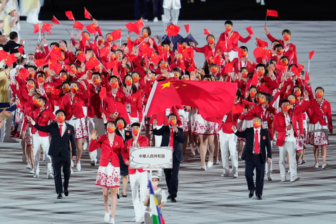 奥运金牌榜中国强势领跑，美国后半程还能逆转吗？
