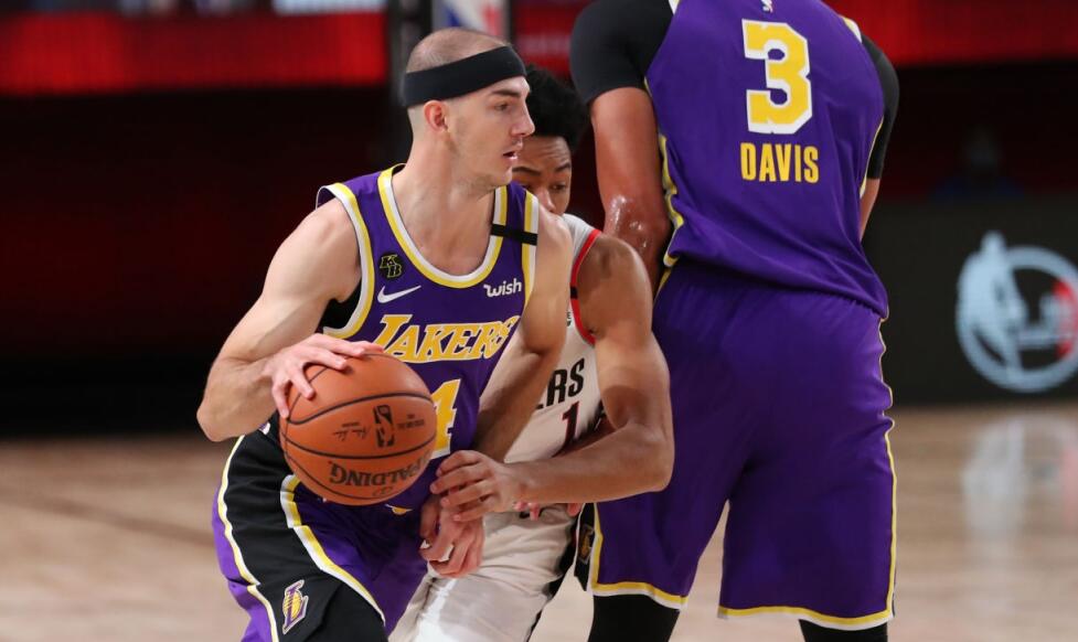 3戰在場全贏10+，湖人暗藏正負值王真穩！詹眉絕配饞壞全聯盟