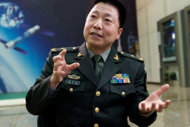 杨利伟回到地面后，为何十七年都不再上天？说