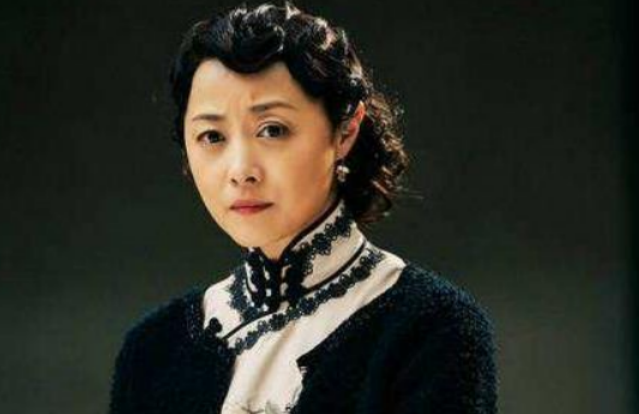 张若昀后妈刘蓓，带着二婚的孩子再嫁前夫，她的故事比想象中精彩