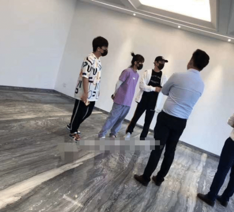 铁打的王思聪流水的网红，喂完女友吃饭就去买房，这次玩真的？