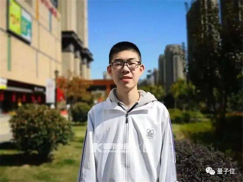 中國隊(duì)蟬聯(lián)國際奧數(shù)冠軍，6名選手獲5金1銀，最高分保送北大