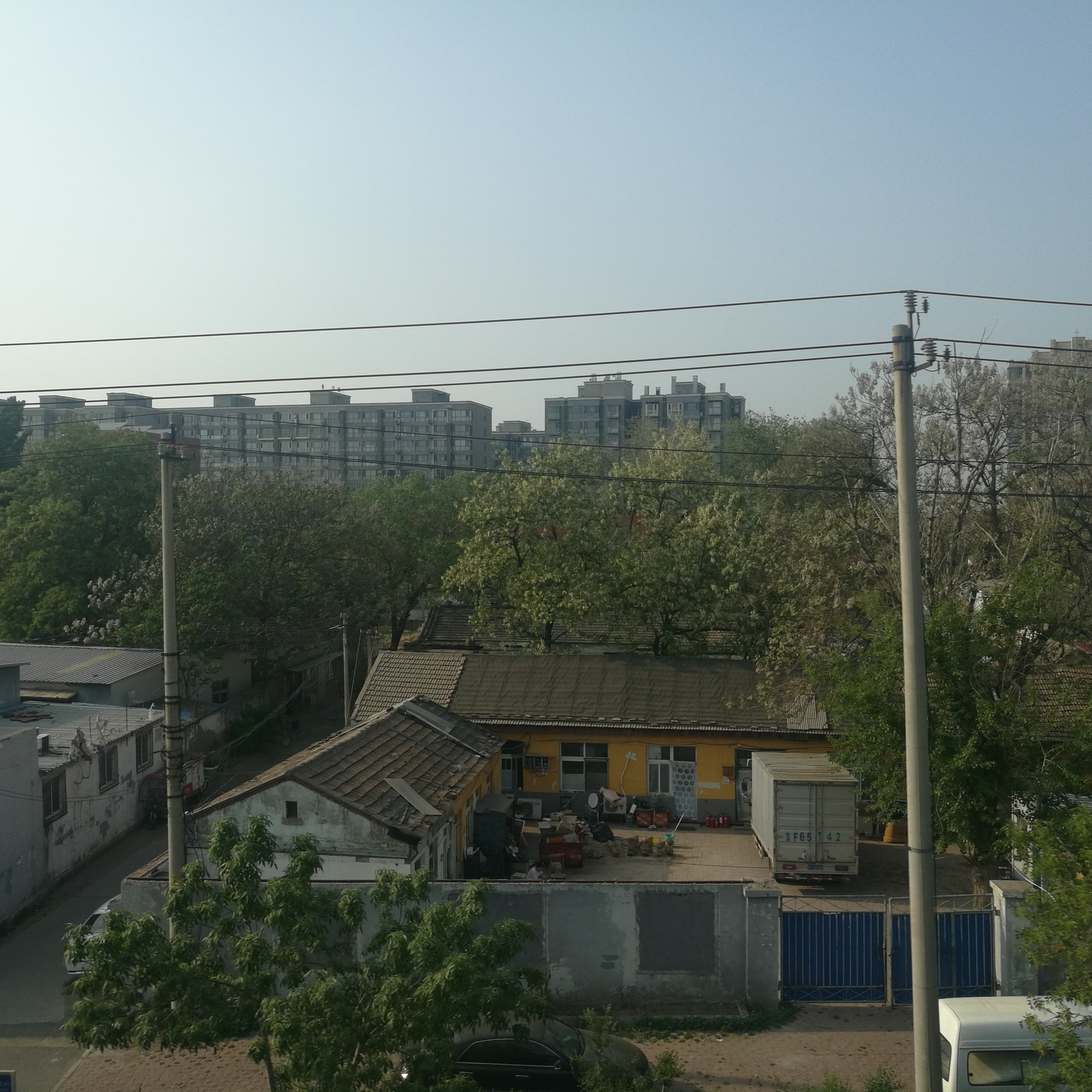 北京市海淀区的西四环外仍有不少城中村，经过
