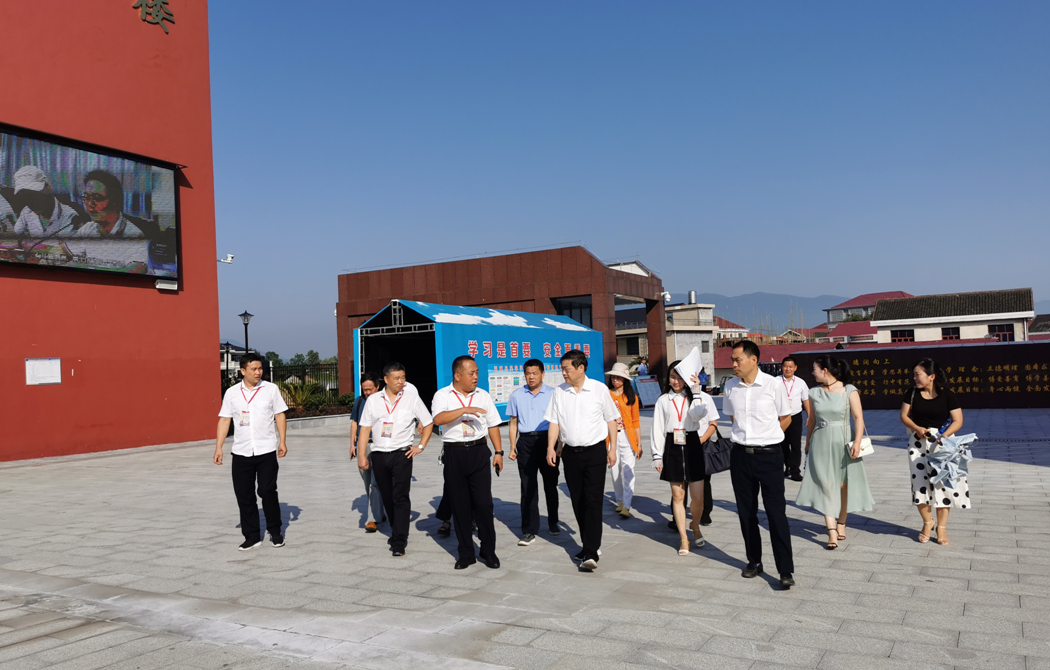 市人大常委会第一执法检查组开展义务教育“一法一办法一条例”执法检查