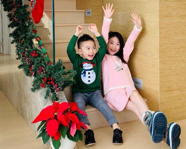 《爸爸回来了》萌娃现状：甜馨淑女，奥莉变样，嗯哼越来越优秀