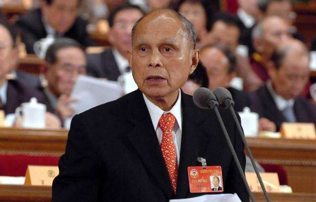 悍匪张子强敢动李嘉诚，敢动郭炳湘，偏偏却对