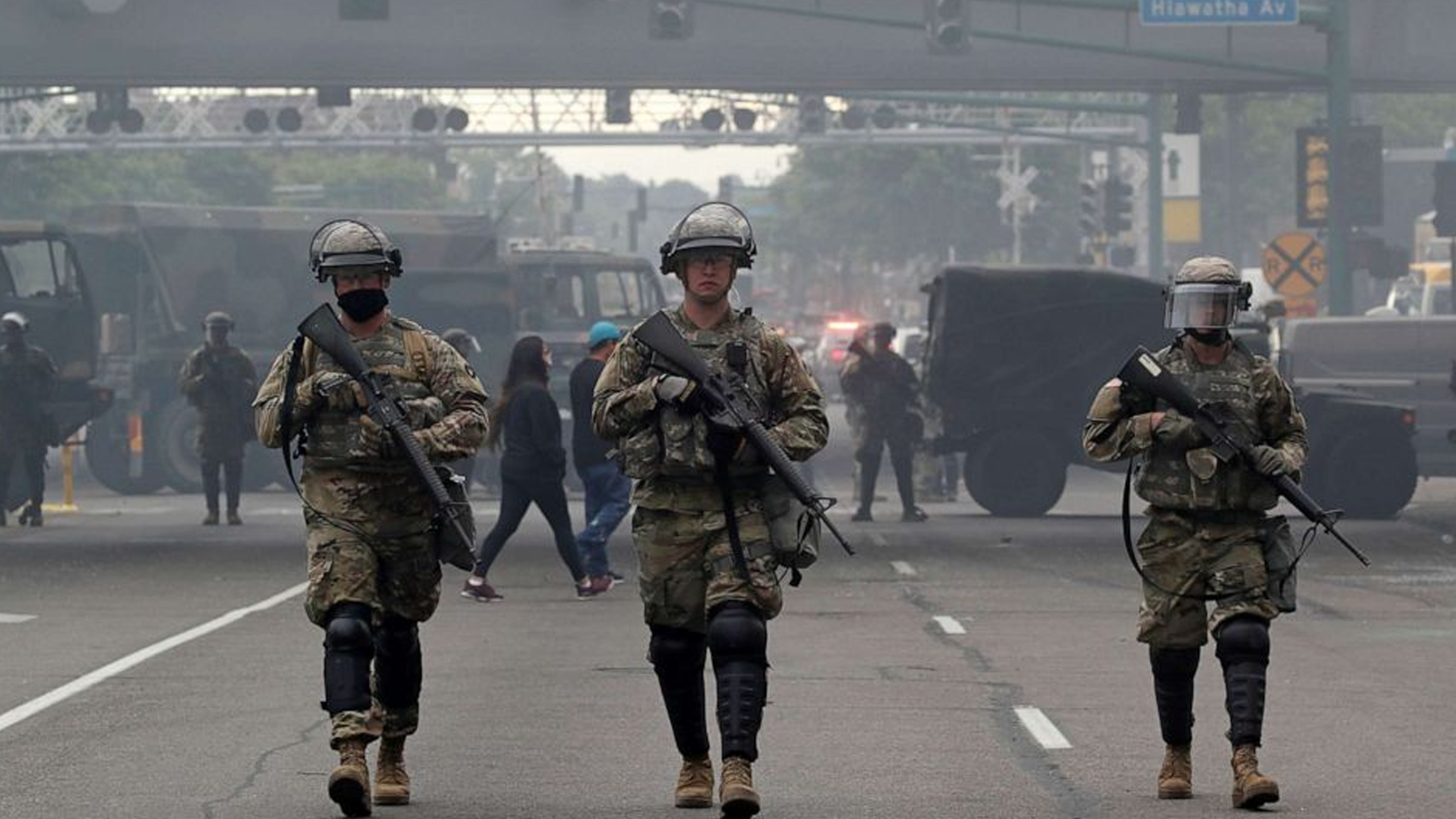 美国大军全面动员，国民警卫队镇压暴乱失控，