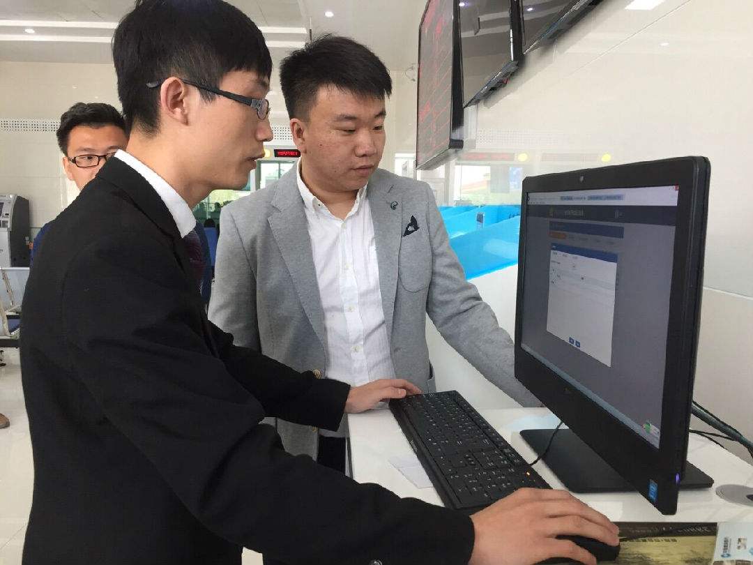 饭局上喝酒聊天，这三类贵人值得深交，往往深藏不露