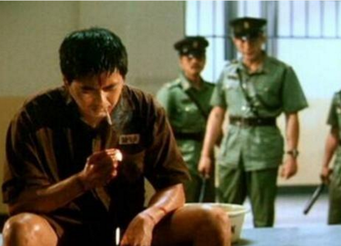 为什么监狱里有些犯人可以抽烟？过来人含泪吐