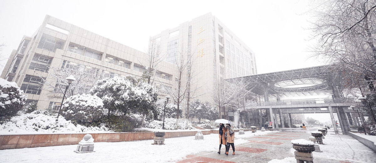 1月偷7次，江苏大学四名黑人留学生，为何只罚款不坐牢？