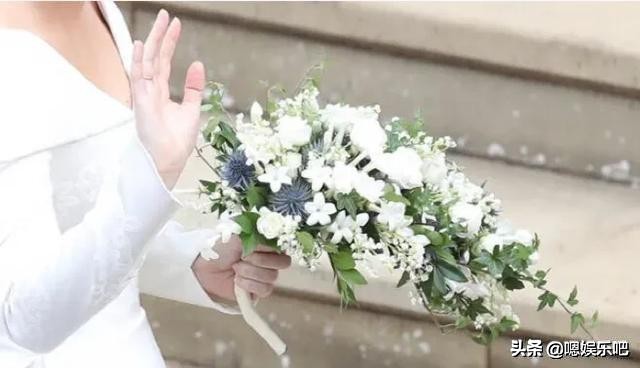英皇室公主 王妃们的婚礼手捧花，盾形花束，经典大瀑布式