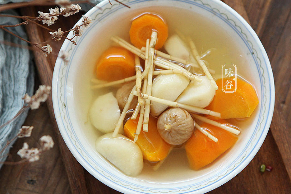 这四种食材一起煮，是糖水也是药，清热去暑气，三伏天上火要多喝