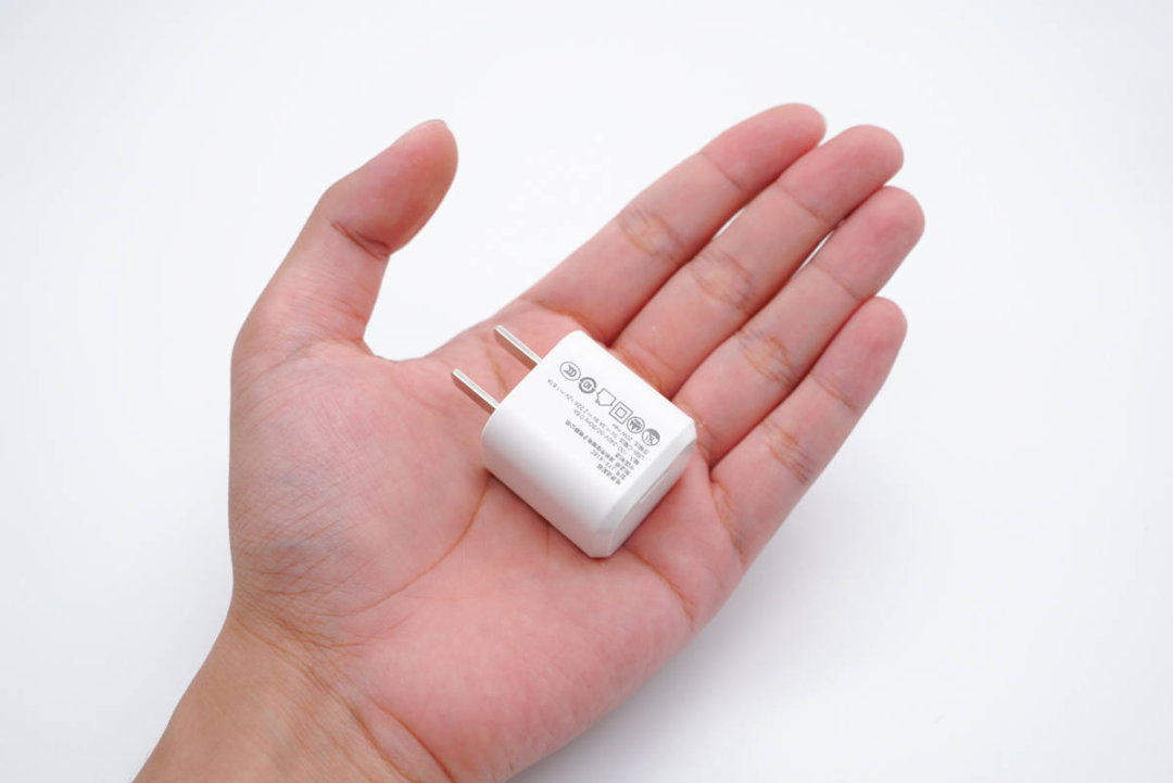 迷你机身，内置高集成电路，这款20W PD快充设计绝了