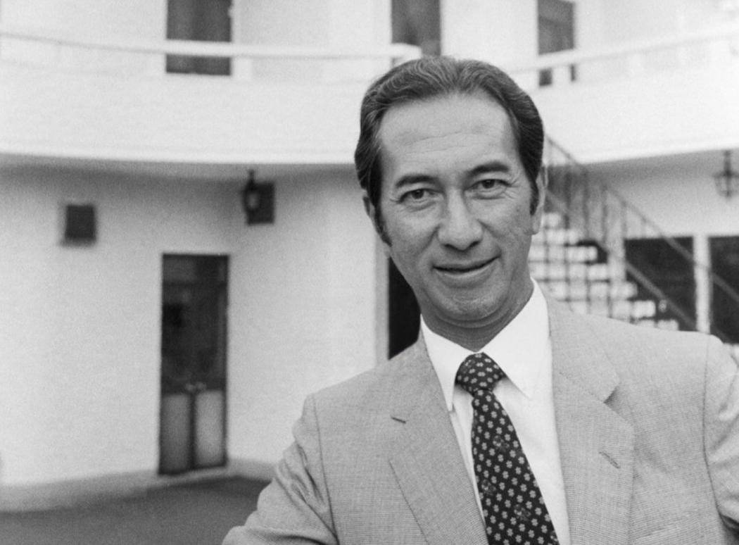 98岁何鸿燊逝世：家财万贯，一生风流，子孙满堂后，传奇终谢幕