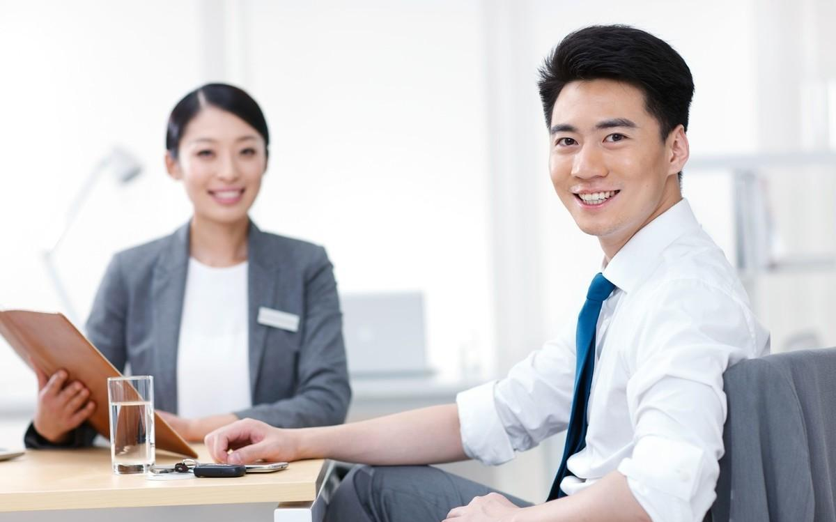 面试官：老婆和老妈掉水里，你先救谁？看看被