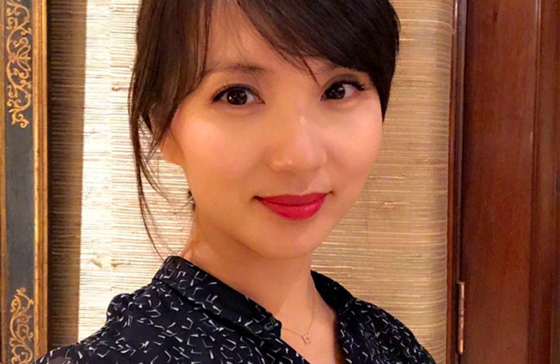 陈好罕露面，与富豪老公同框超幸福，41岁依旧美艳动人