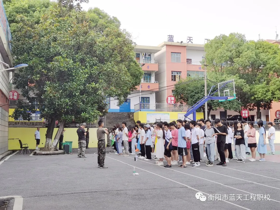 衡阳市蓝天工程学校开展2019级学生团队凝聚力课程