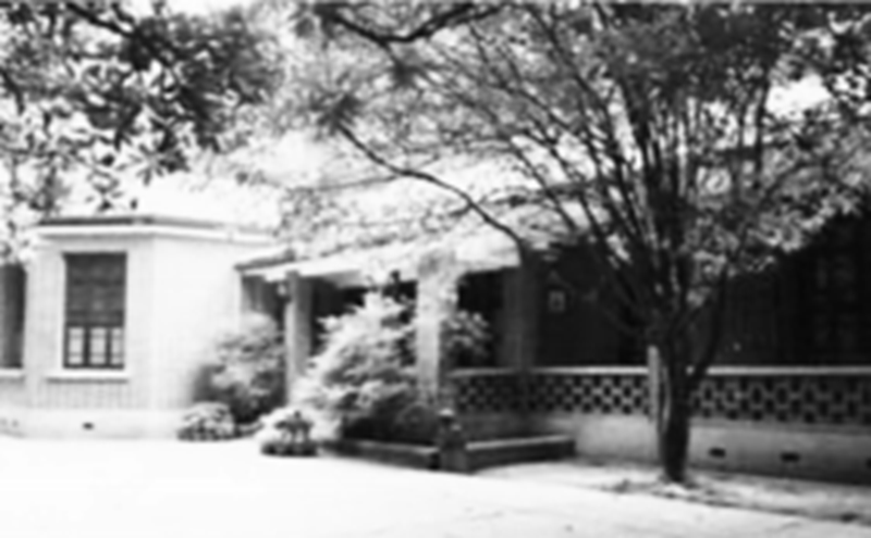 毛澤東時隔32年重回韶山，看到父母墳?zāi)蛊茽€不堪：不要修，就這樣