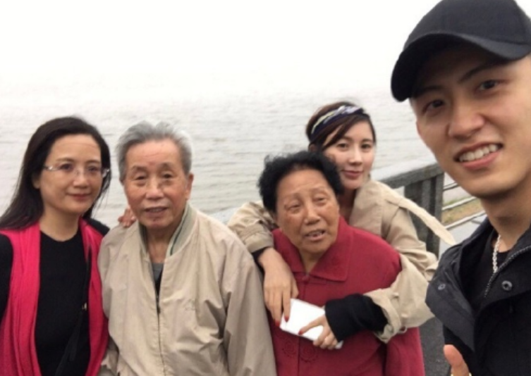 黄景瑜前妻自杀？其助理发文证实，并称无数网