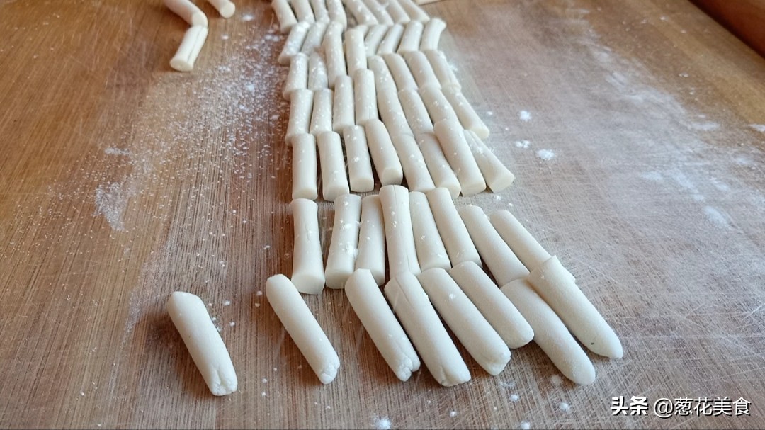 80後小時候過年小零食江米條，自己在家也能做，還是兒時的味道