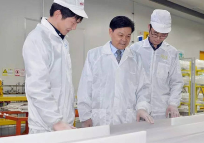一年营收破千亿，华为身后的“小兄弟”，逆袭成为通信行业新巨头