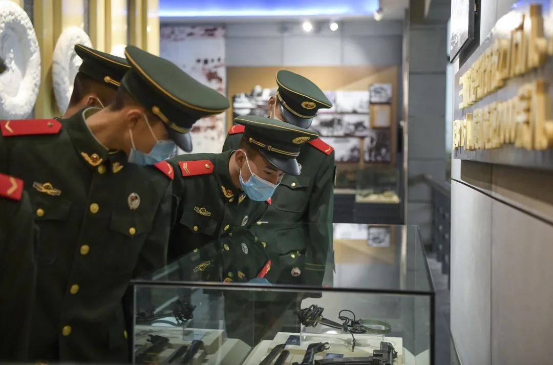 侯<a href=http://www.cngansu.cn/news/ target=_blank class=infotextkey></a>֧ܶӣɽҹ ʿӢ