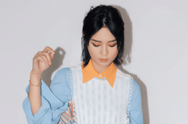 周笔畅整容成功！大方回应：本来照着杨幂整的