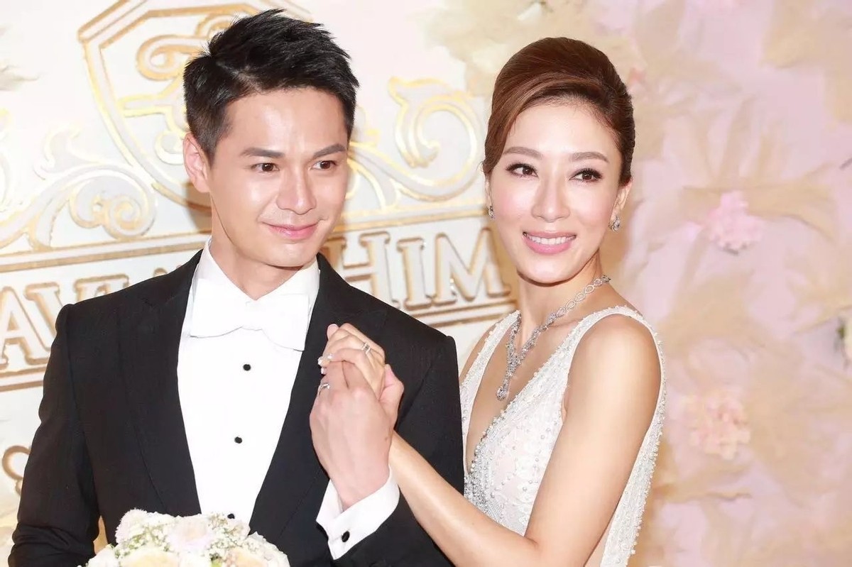 楊怡夫妻為愛女慶生，女兒眼睛大超可愛，楊怡高齡生產後顯老