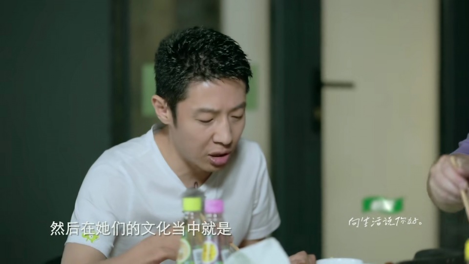 撒贝宁综艺倒苦水，与妻子李白育儿有分歧：她放任娃舔地面啃拖鞋