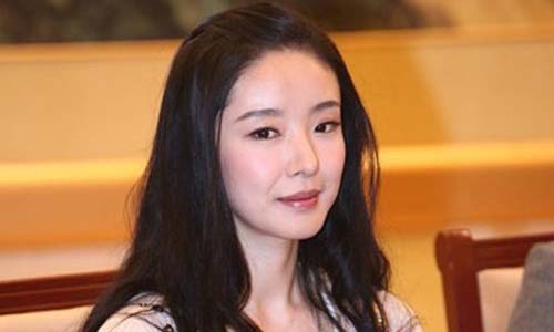 地产大亨欠800亿，留下“烂摊子”不管，转移7