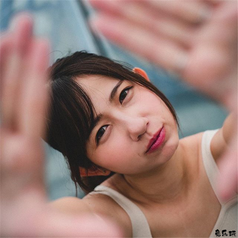 顶级配置颜值的软萌妹子看的热血难捱！这营养真好！