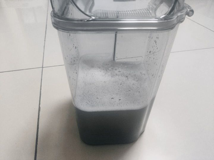 扫地机器人实测！科沃斯超能王VS小白鲸哪款值得入？