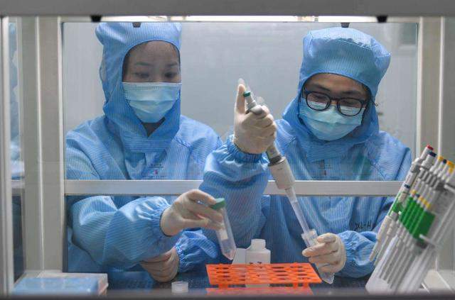 玩火自焚？ 以色列接種疫苗後，240人感染新冠319人出現副作用