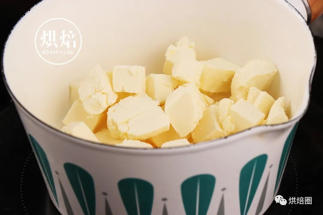 蓬蓬的又不裂 入口即化 舒芙蕾轻芝士蛋糕 冷藏后冰激凌口感超赞