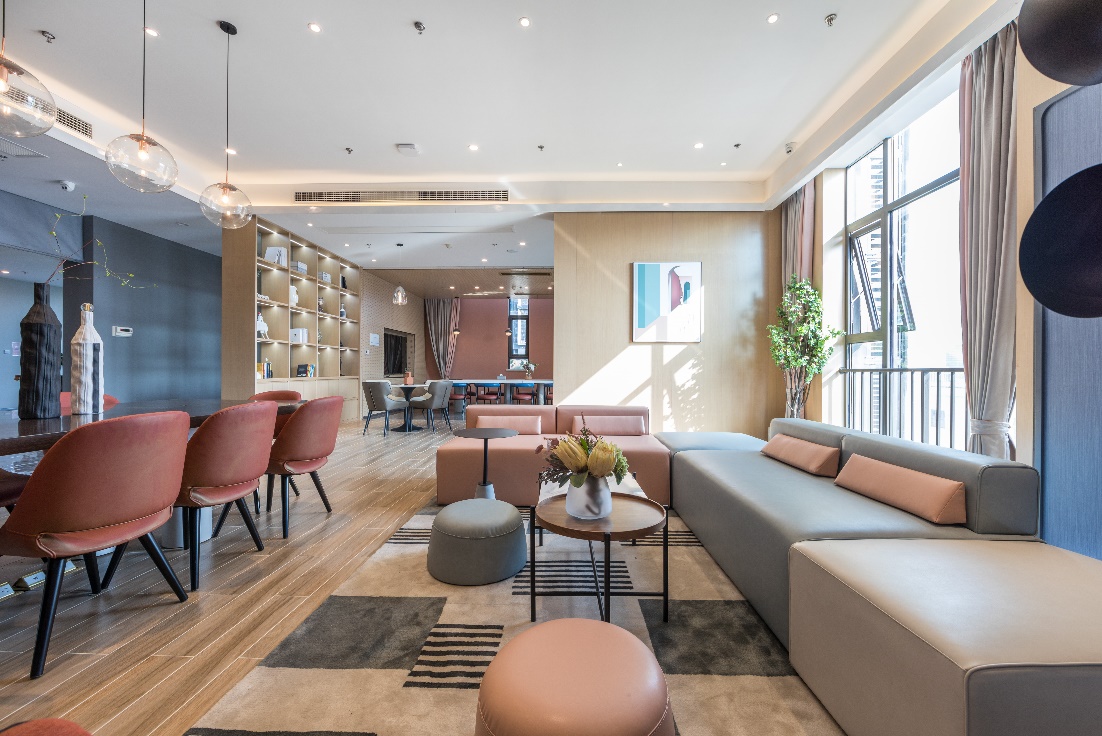 南京龙湖冠寓品质服务不断升级，助力城市青年勇敢追梦