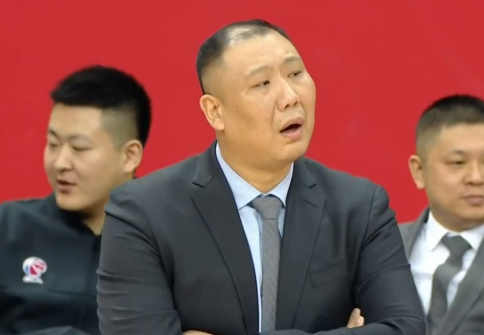 CBA上演神剧情+神仙打架：最后2分钟6个三分，压哨绝杀