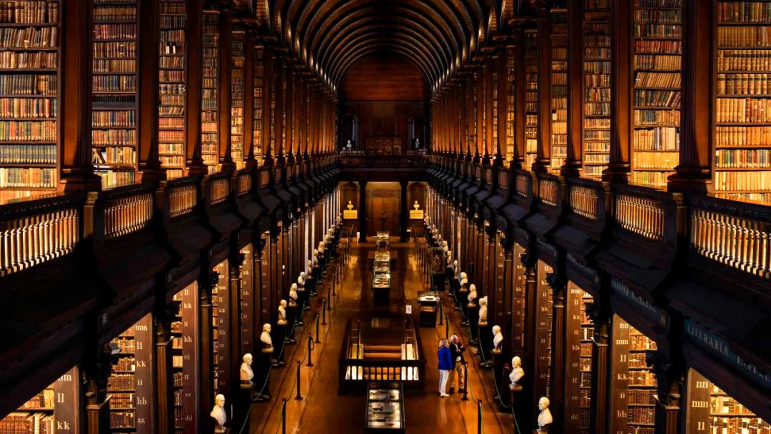 圣三一图书馆与大英图书馆,牛津大学图书馆并立为欧洲三大图书馆,也是
