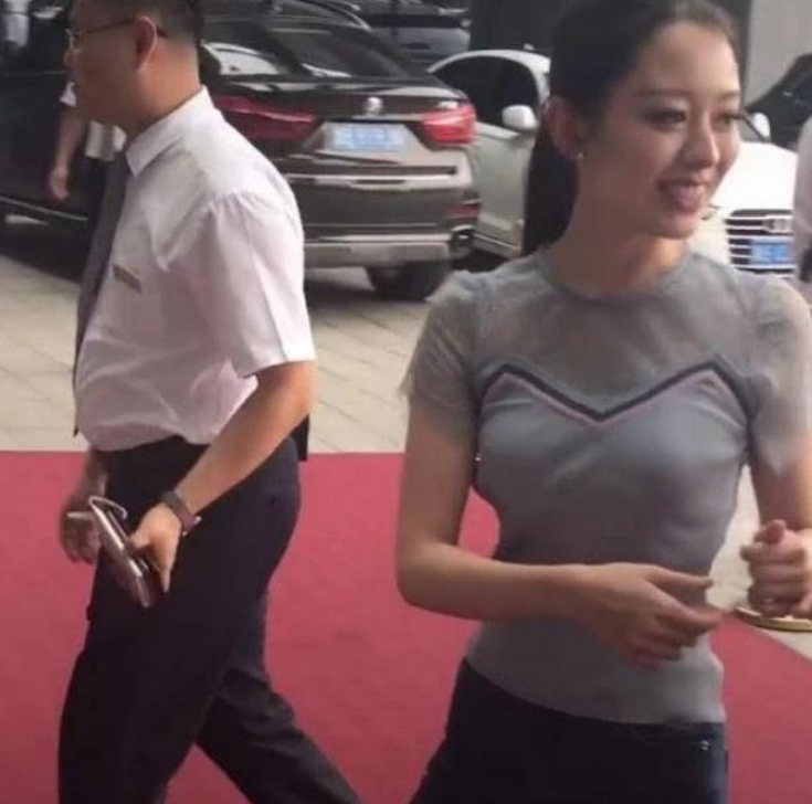 郎朗妻子路人生图被疯传,没有PS真实颜值被看清,网友:扎心了